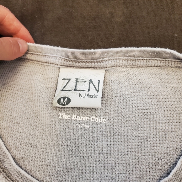 The Barre Code waffle tee sz M women's - very soft and stretchy! - Picture 4 of 5